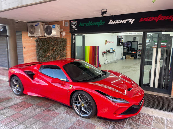 Dai dadi fuzzy alla tecnologia fantasia: una crociera attraverso la storia degli accessori per auto